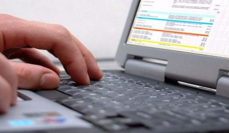 Επίδομα 800 ευρώ: Βροχή αιτήσεων – Οι ημερομηνίες καταβολής του