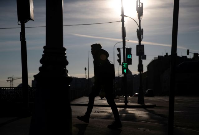  Διεθνής Οργάνωση Εργασίας: 1,25 δισ. εργαζόμενοι κινδυνεύουν με απόλυση ή περικοπή μισθού