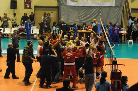 Σαν σήμερα: Το πρώτο πρωτάθλημα για τα κορίτσια του Ολυμπιακού