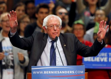 ΗΠΑ: Αποσύρεται ο Σάντερς από την κούρσα για το χρίσμα των Δημοκρατικών