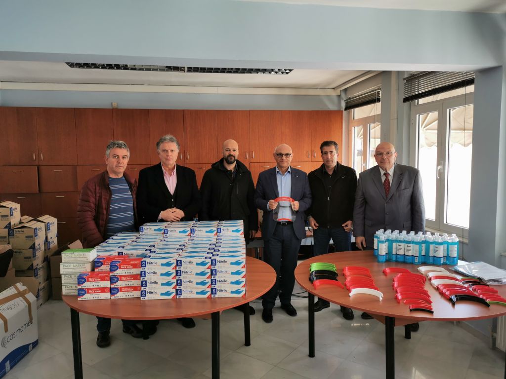 Δήμος Πειραιά: Παρέδωσε 3D μάσκες στον Ιατρικό Σύλλογο