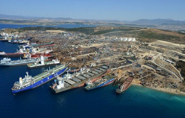Στο «στόχαστρο» ελληνικών και ξένων υπηρεσιών το διαλυτήριο πλοίων στην περιοχή Αλί Αγά στην Τουρκία