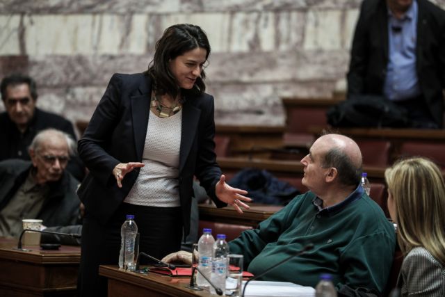 Έβγαλαν «μαχαίρια» Φίλης – Κεραμέως για πανελλαδικές – τηλεκπαίδευση