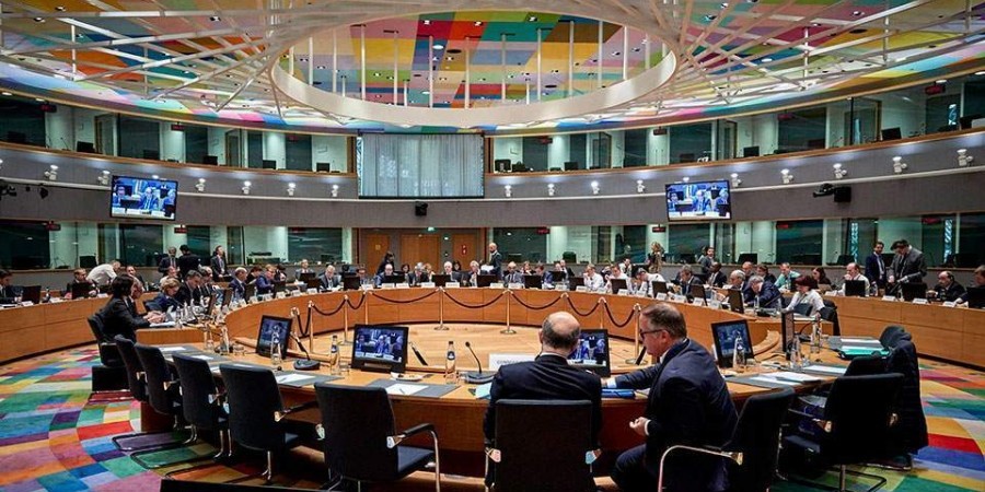 Eurogroup: Πιέσεις στην Ολλανδία να αποσύρει το βέτο στο πακέτο διάσωσης