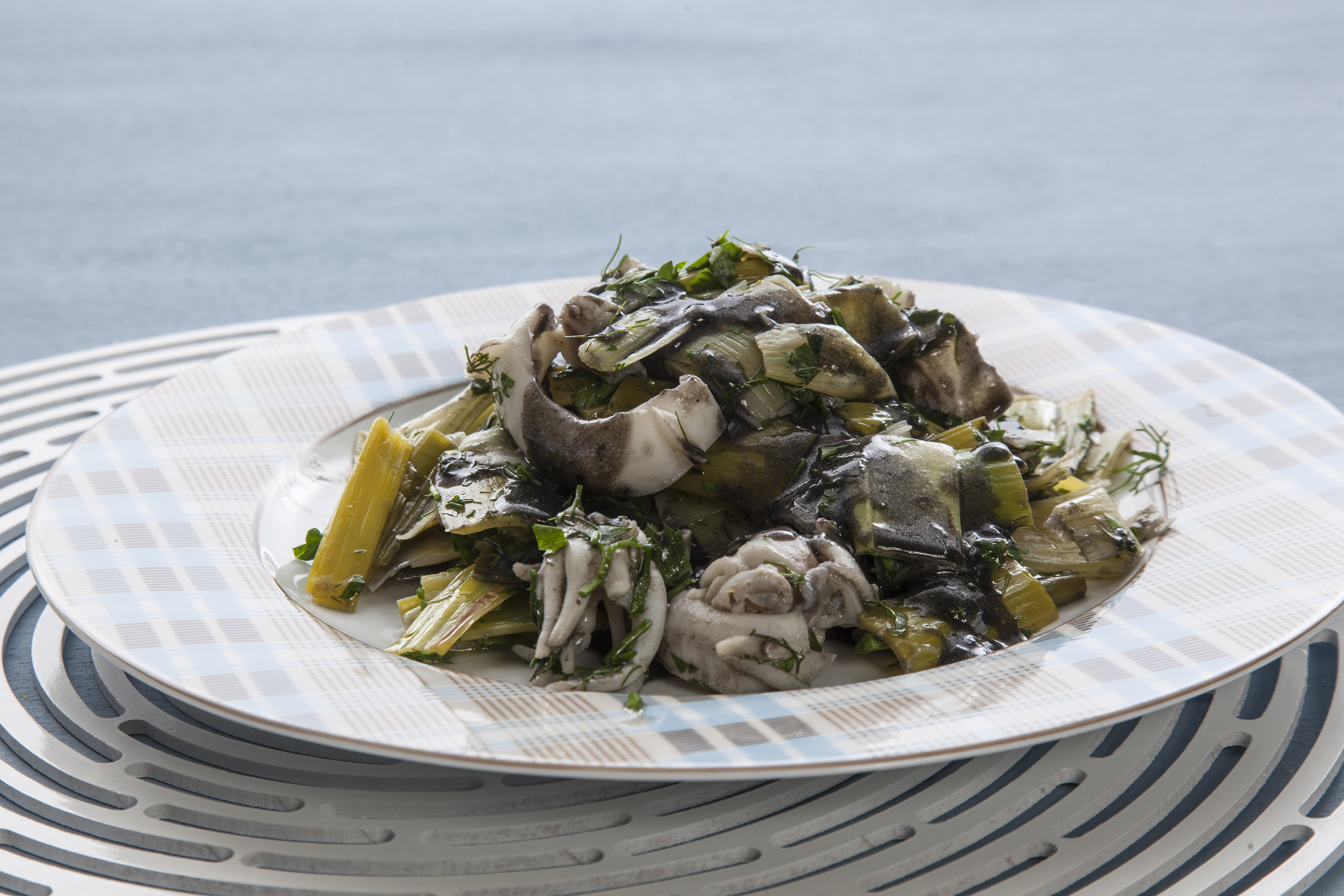 Σουπιές με πράσα στο μελάνι τους