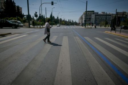 Δημοσκόπηση: 9 στους 10 θα κάνουν Πάσχα στο σπίτι – Μεγαλώνει η ψαλίδα υπέρ ΝΔ έναντι ΣΥΡΙΖΑ