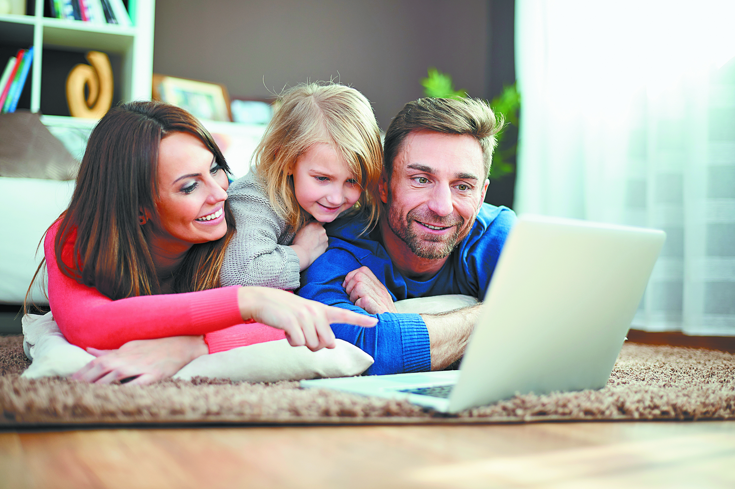 Κολλημένοι στην οθόνη με τα παιδιά – Πλατφόρμες πολιτισμού για οικογενειακά… ταξίδια