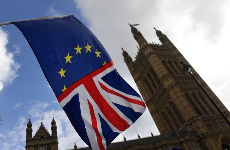 Politico: Η Βρετανία δεν θα ζητήσει παράταση στο Brexit