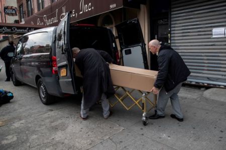 Κορωνοϊός – ΗΠΑ: 2.569 νεκροί σε μία ημέρα