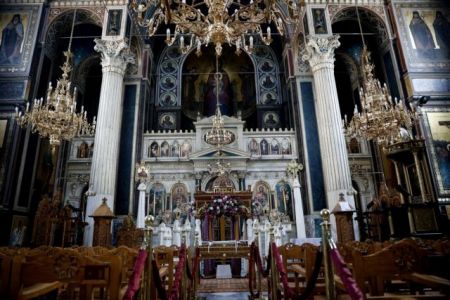 Ανοιξε εκκλησία στους Αμπελόκηπους παρά τα μέτρα απαγόρευσης