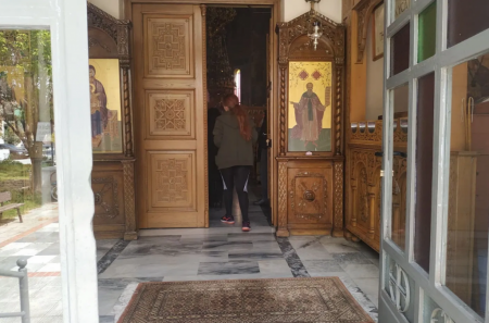 Κορωνοϊός: Μ. Παρασκευή: Προσήχθη ιερέας που άνοιξε εκκλησία στο Πικέρμι