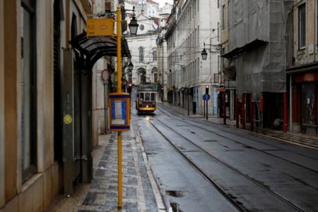 Κορωνοϊός – Πορτογαλία: Σκέψεις για υποχρεωτική χρήση μάσκας στα ΜΜΜ