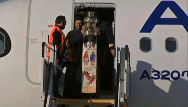 Έφτασε στην Ελλάδα το Άγιο Φως