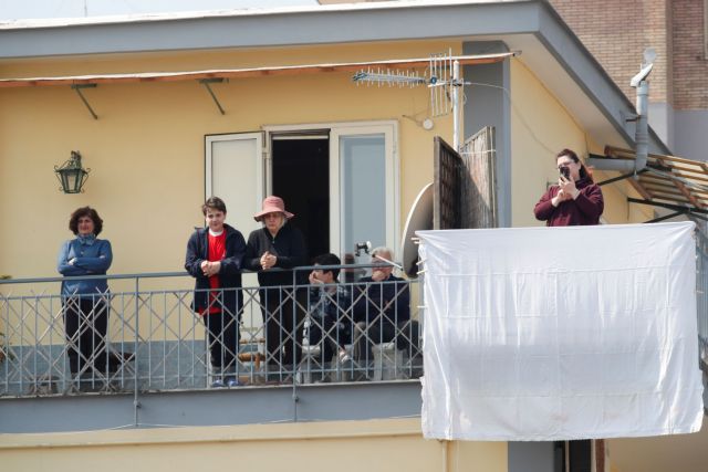 Ιταλία : Πήγαν στην κηδεία του δημάρχου θέτοντας σε καραντίνα ολόκληρη την κωμόπολη