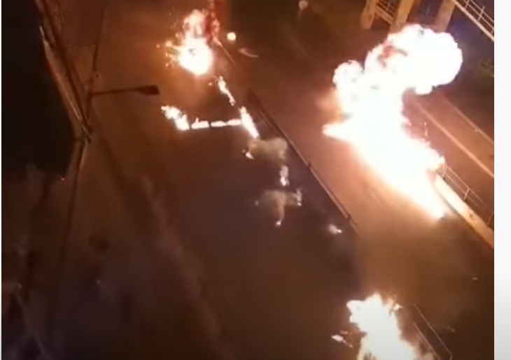 Νέος Κόσμος : «Γιόρτασαν» με… μολότοφ την Ανάσταση – Δύο συλλήψεις