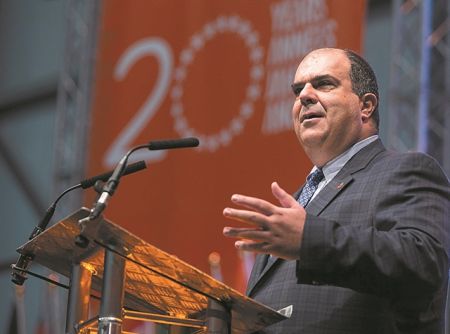 Ο Sir Stelios κλιμακώνει τον πόλεμο με easyJet και Airbus