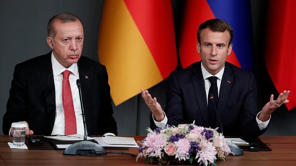 Διπλωματική κόντρα Γαλλίας-Τουρκίας – Επίκεντρο Λιβύη και προσφυγικό