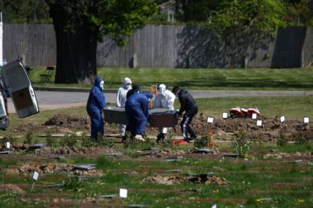 Βρετανία: 616 νεκροί από κορωνοϊό σε μία ημέρα
