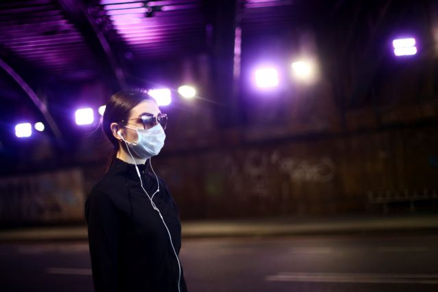 Νέες οδηγίες για τη χρήση μάσκας – Πού και πότε είναι απαραίτητη