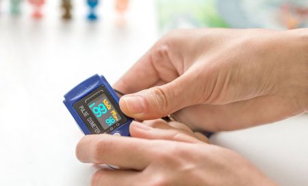 Πρέπει να προμηθευτεί ο γενικός πληθυσμός οξύμετρο; – Τι συστήνει ο Τσιόδρας