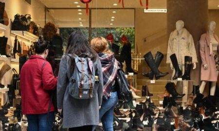 Επιστροφή στην κανονικότητα: Πότε και με ποιο τρόπο θα ανοίξουν τα καταστήματα