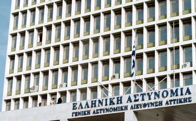 Λήξη συναγερμού στην ΕΛΑΣ: Αρνητικός στον κορωνοϊό ο 27χρονος στα καρατητήρια της ΓΑΔΑ