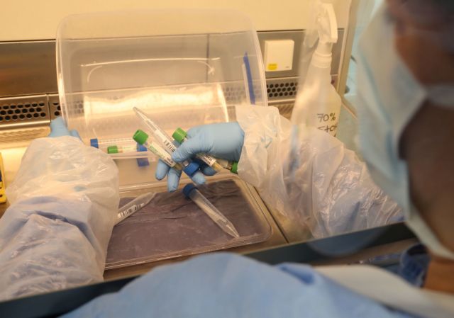 «Εμβόλιο για τον κορωνοϊό πιθανώς στις αρχές του 2021»