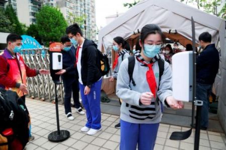 Κορωνοϊός: Πίσω στα θρανία οι μαθητές στην Κίνα  με αυστηρότατα μέτρα προστασίας