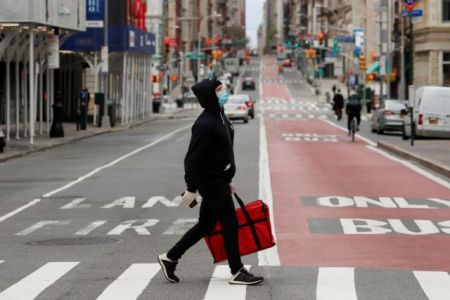 ΗΠΑ: Σοκάρουν οι αριθμοί – Πάνω από 1.000.000 τα κρούσματα