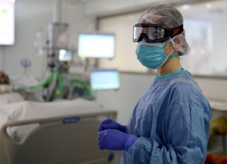 Μεταξύ Ελπίδας και απόγνωσης