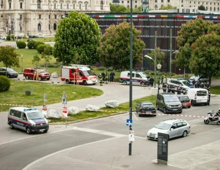 Συναγερμός στη Βιέννη μετά από απειλή για βόμβα στο παλάτι Χόφμπουργκ