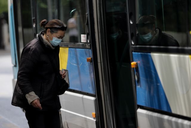 Επιβολή διατίμησης και έλεγχο στη διανομή της μάσκας ζητά ο ΣΥΡΙΖΑ