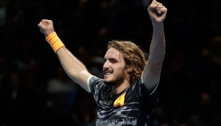 Ασταμάτητος ο Τσιτσιπάς, πέρασε στα ημιτελικά! (vid)