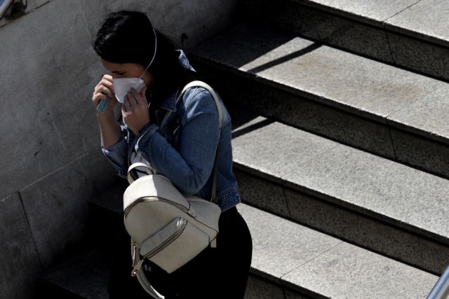 Κορωνοϊός: Και στα φαρμακεία υποχρεωτικά με μάσκες μετά τη χαλάρωση των μέτρων