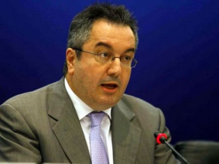 Μόσιαλος: Δεν μεταδίδουν τον κορωνοϊό όσοι ξανανοσήσουν