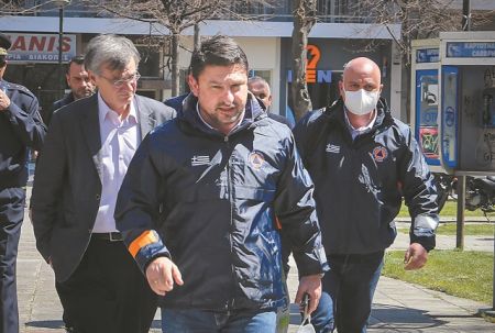 Με «χειρουργικούς χειρισμούς» θα γίνει η άρση των μέτρων