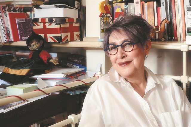 «Εξω είναι οι λύκοι»