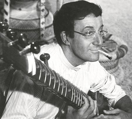 Ο Πίτερ Σέλερς σε πάρτι, η Τζούλια Ρόμπερτς σε γάμο!