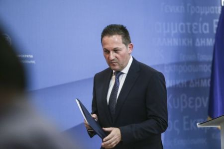 Πέτσας για μάσκες: Εντός της ημέρας οι οδηγίες για την κατασκευή τους
