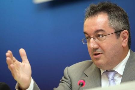 Μόσιαλος: Το εμβόλιο για τον κορωνοϊό πρέπει να γίνει δημόσιο αγαθό