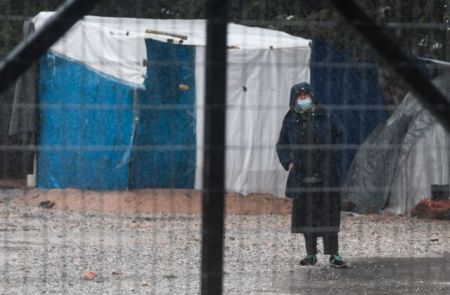 Κορωνοϊός: Για περισσότερα τεστ σε πρόσφυγες δεσμεύτηκε ο Μηταράκης