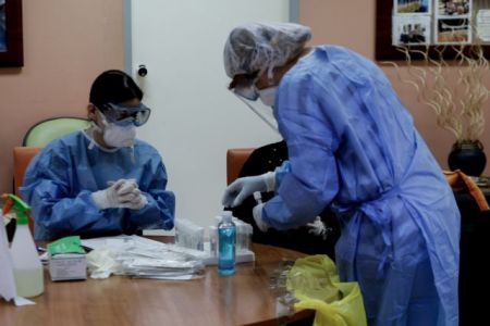 Κορωνοϊός: Κινητή μονάδα ΕΟΔΥ κάνει τεστ σε άστεγους στη Θεσσαλονίκη