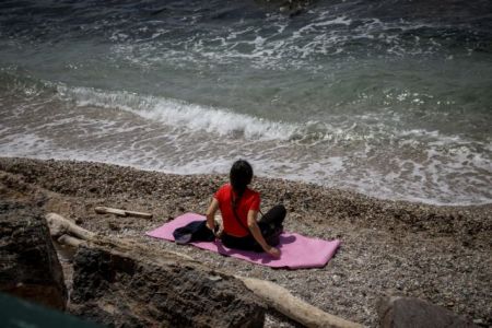 Παραλίες: Έτσι θα «οργανωθούν» φέτος – Εικόνες από την πλαζ της Γλυφάδας