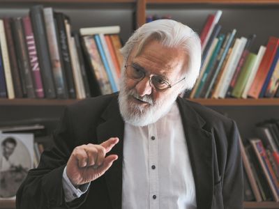 Γιάννης Σμαραγδής: «Στα δύσκολα ο Ελληνας βγάζει τον καλύτερό του εαυτό»