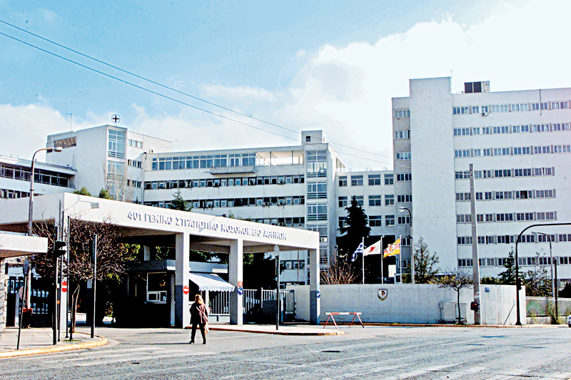 Κορωνοϊός: Στο 401 Στρατιωτικό Νοσοκομείο ο Τσιόδρας μετά τα κρούσματα