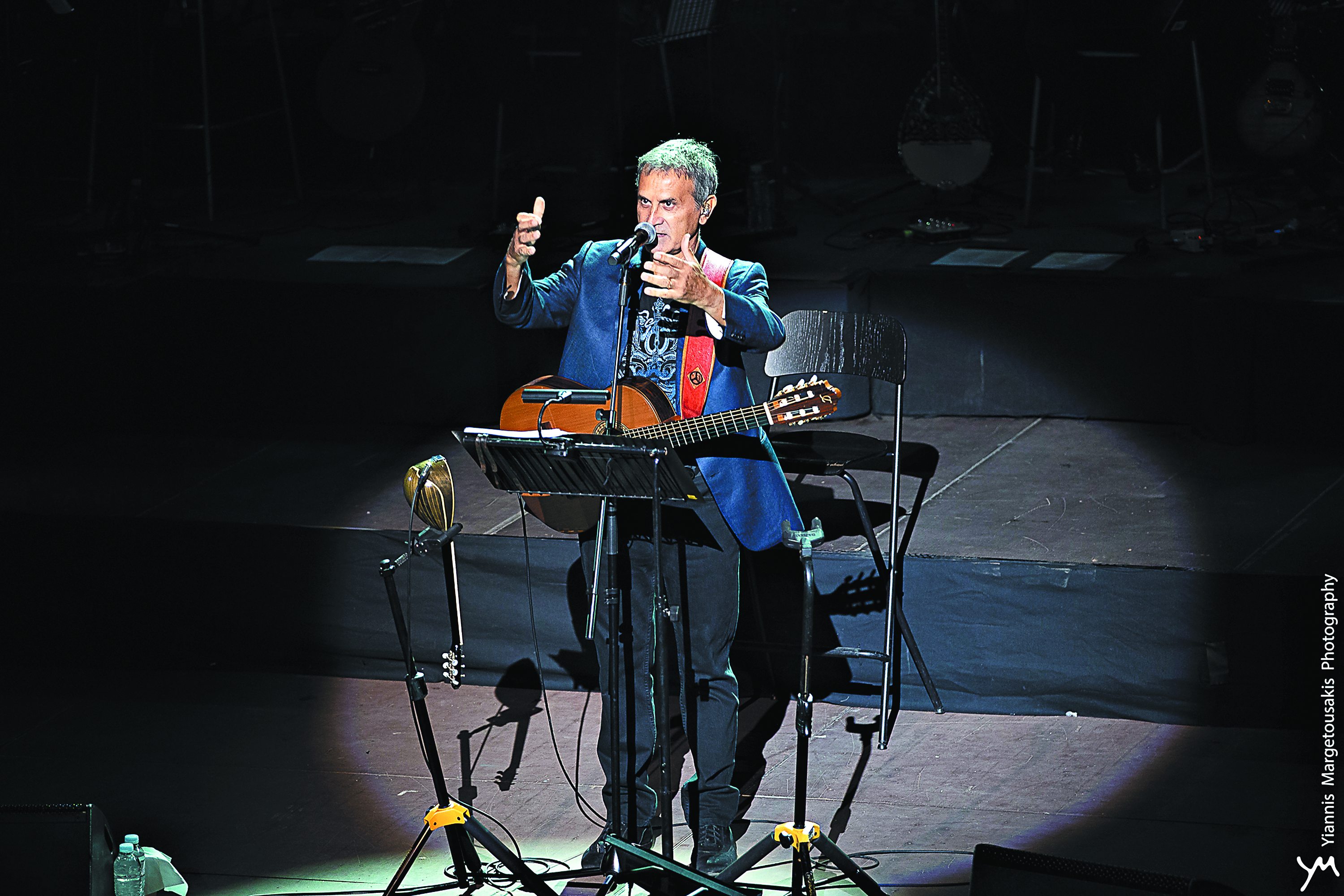 Γιώργος Νταλάρας: «Ζοφερό σκοτάδι ένας κόσμος χωρίς θέατρο και μουσική»