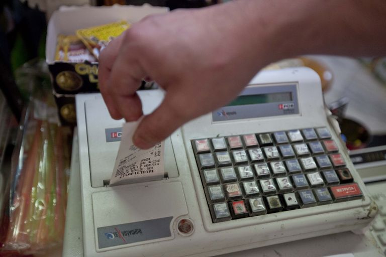 ΑΑΔΕ: Δίμηνη παράταση στη διασύνδεση των ταμειακών μηχανών με το Taxis