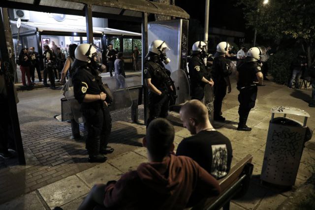 «Αποκέντρωση» των Εξαρχείων βλέπει η ΕΛ.ΑΣ πίσω από τα βραδινά επεισόδια στις πλατείες