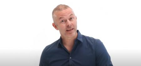 Γιατί αποσύρθηκε το σποτ για τον συνωστισμό με τον Χρήστο Λούλη