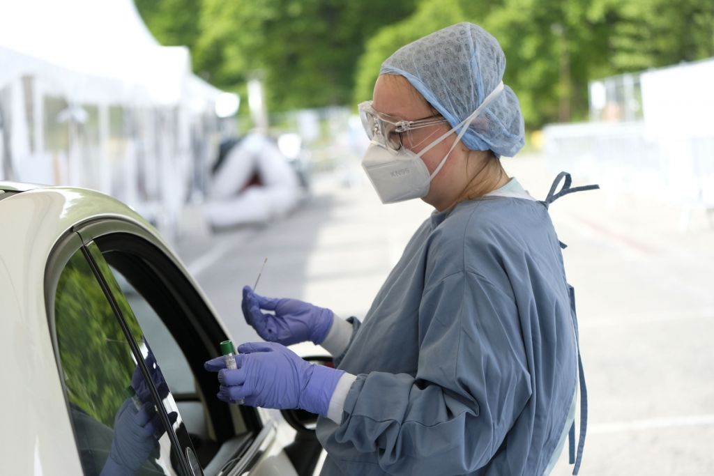 ΕΟΔΥ: Οι κινητές μονάδες ξεκινούν τεστ στη Δυτική Ελλάδα